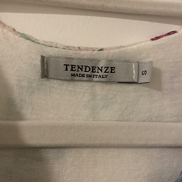 Tendenze 100% silk white cowl neck top in pink and purple flower print - Picture 2 of 5